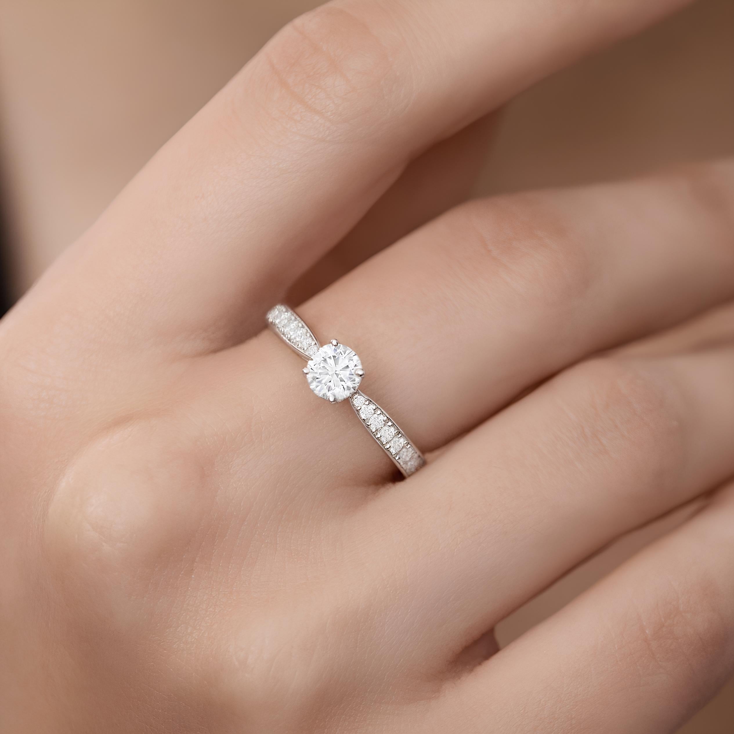 0,40 Karat F Renk Tektaş Pırlanta Yüzük