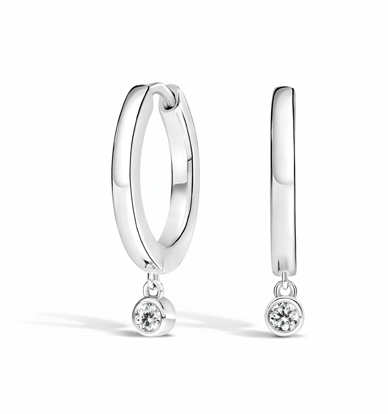 0,04 Karat E Renk Pırlanta Küpe